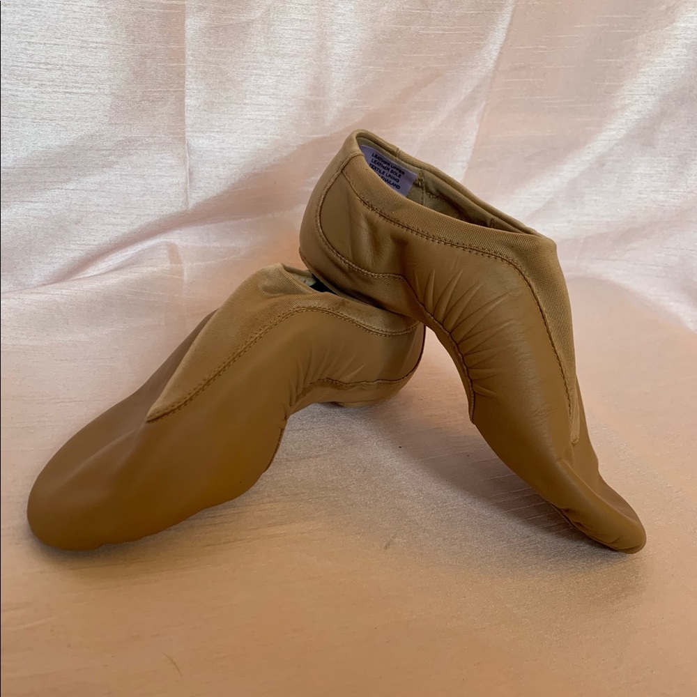 PVT Listing - 2 pair BLOCH Girls Pulse Jazz Shoes TAN size 11 & 11.5 girls